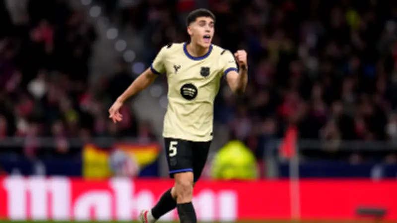 كوبارسي يستفز أتلتيكو مدريد بتصريحات عن ألفاريز ويؤكد طموح برشلونة في جميع البطولات