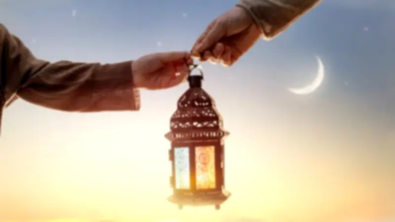 كيفية استقبال أول أيام شهر رمضان وتنظيمه بين العبادة والحياة اليومية