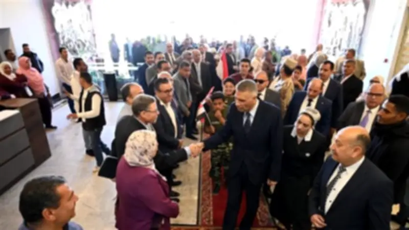 محافظ جنوب سيناء الجديد يتسلم مهام منصبه وسط استقبال رسمي وشعبي حافل في طور سيناء