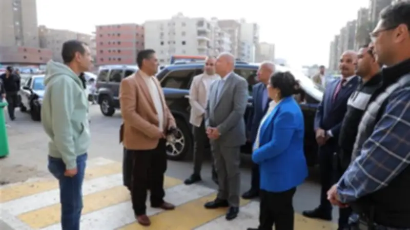 محافظ القاهرة يقوم بجولة مفاجئة لأسواق الأمل والمنهل بمدينة نصر قبيل رمضان