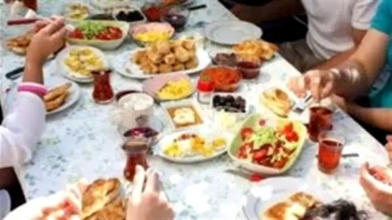 تفسير رؤية السحور في المنام: دلالات الهداية والابتعاد عن الذنوب
