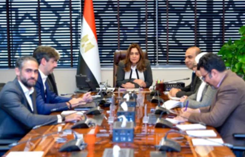 منال عوض: الشراكة مع القطاع الخاص ركيزة أساسية لتطوير منظومة المخالفات المرورية