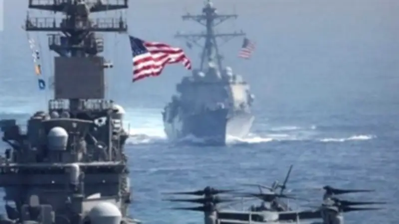 تصعيد عسكري أمريكي: مدمرة وحاملة طائرات تتجهان نحو الشرق الأوسط استعدادًا لعمليات محتملة