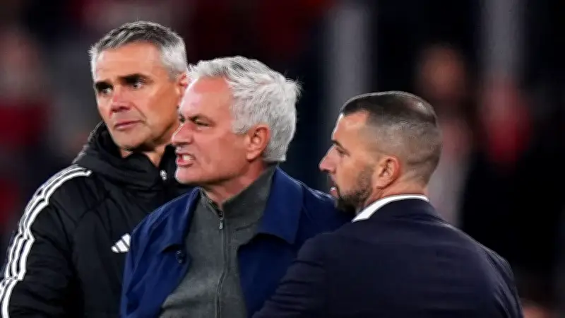 مورينيو يعترف بصعوبة إدارة الأحداث العاطفية بعد أزمة العنصرية في مواجهة ريال مدريد