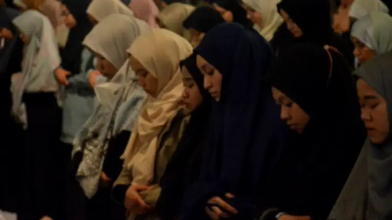 هاني تمام يوضح: الإسلام كرم المرأة وأقر لها حقوقًا متكاملة وحفظ كرامتها