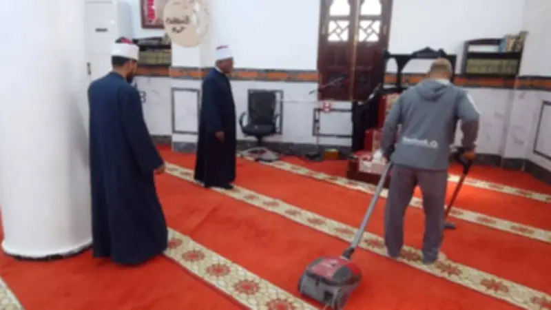 حملات مكثفة لتنظيف وتعقيم المساجد في الوادي الجديد استعداداً لرمضان