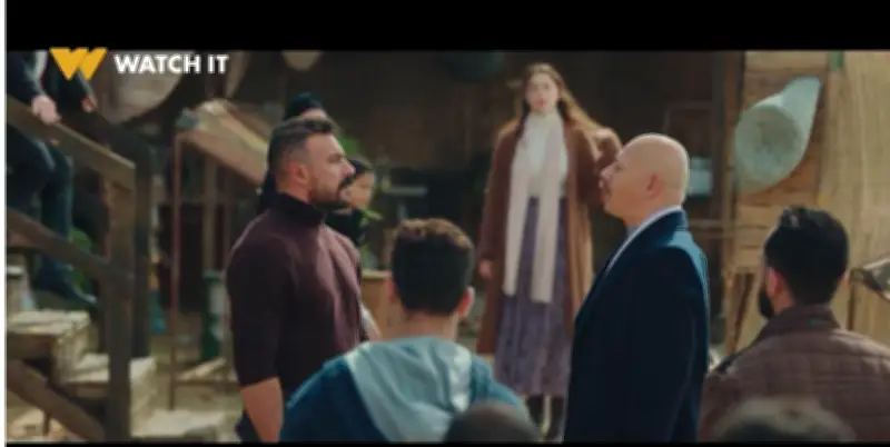 علي كلاي يتحدى المعلم عظيمة ويصغر قدم رجالتها في فيديو ساخر