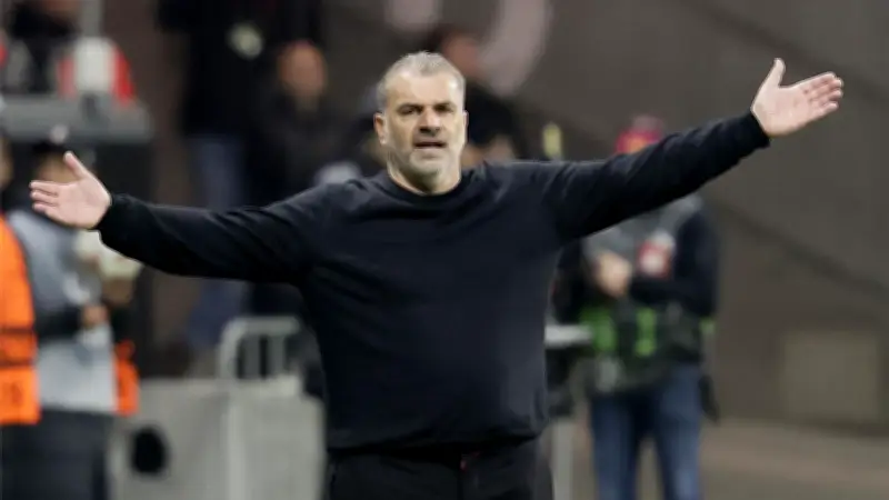 بوستيكوجلو يقترب من تدريب كريستال بالاس بعد أزمة جلاسنر في النادي اللندني