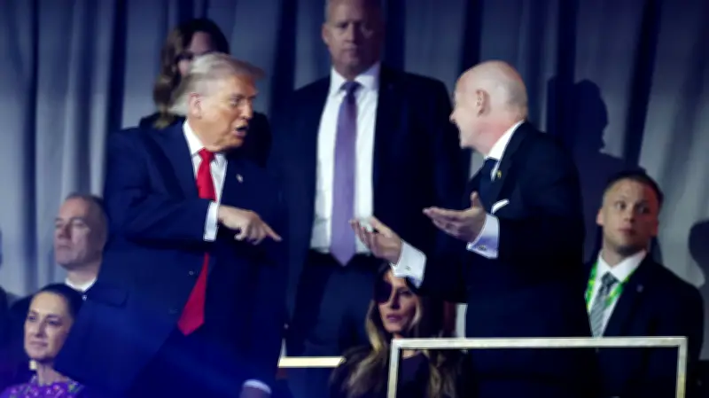 جدل فيفا: هل تهدد قبعة ترامب الحمراء مستقبل إنفانتينو؟