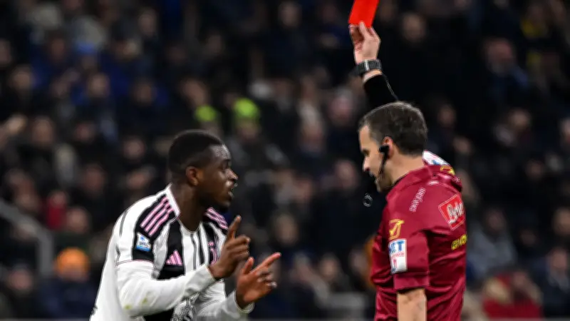 الاتحاد الإيطالي يرفض طلب يوفنتوس بإلغاء إيقاف بيير كالولو بعد طرده في ديربي إيطاليا