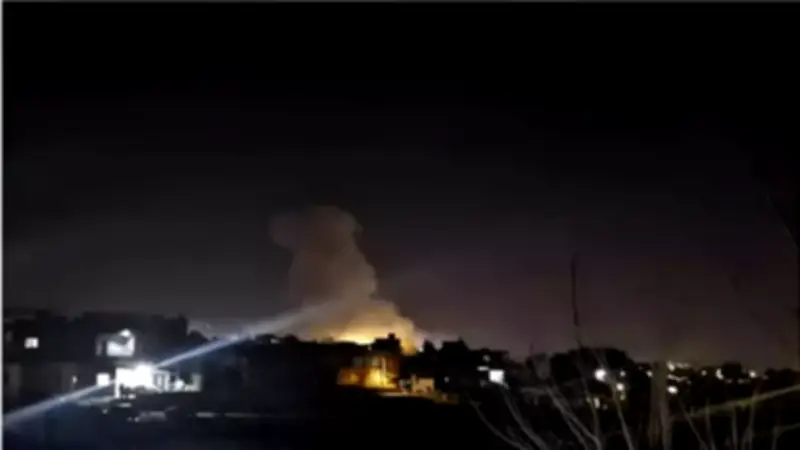 حماس تكشف هوية قتلى الغارة الإسرائيلية على مخيم عين الحلوة في جنوب لبنان