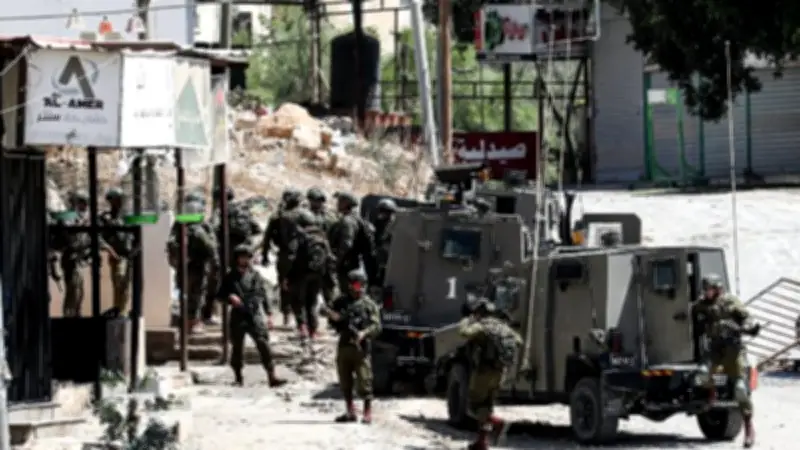 قوات الاحتلال الإسرائيلي تشن عمليات عسكرية متزامنة في فلسطين ولبنان