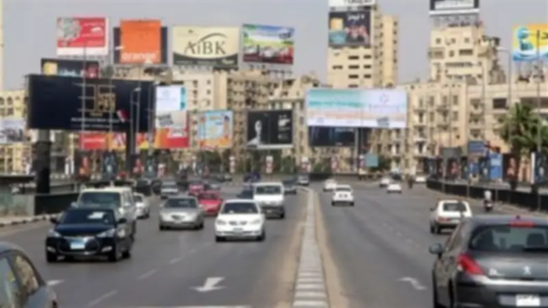 انتظام ملحوظ في حركة المرور بالقاهرة الكبرى صباح السبت مع انتشار مكثف للخدمات المرورية
