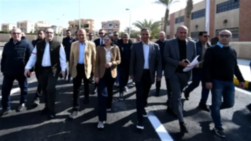 وزيرة الإسكان تتفقد محطة المياه بالشروق وتوجه بتطوير الطرق والخدمات