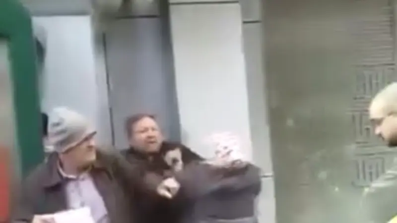 ضبط سيدة ورجل بعد مشاجرة أمام ماكينة صراف آلي في المحلة خلال نهار رمضان