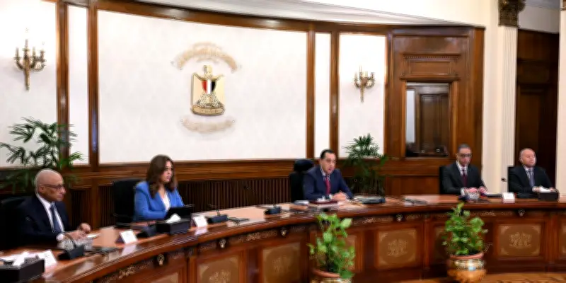 محافظو مصر يلتقون نواب البرلمان لتعزيز التواصل وخدمة المواطنين