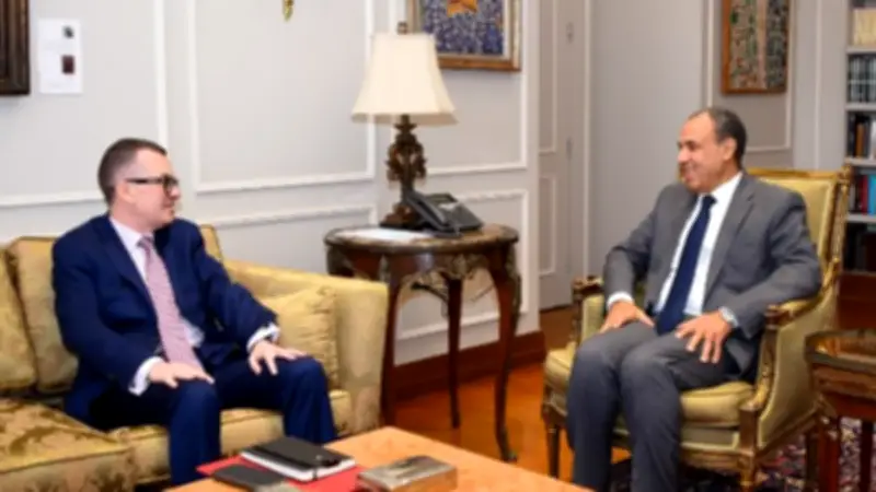 وزير الخارجية يبحث مع وزير التخطيط تعزيز الشراكات مع مؤسسات التمويل الدولية