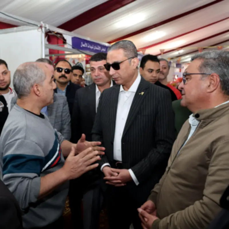 محافظ الجيزة يوجه بالإعلان الواضح عن الأسعار ويربط الخصم بمعرض أهل رمضان