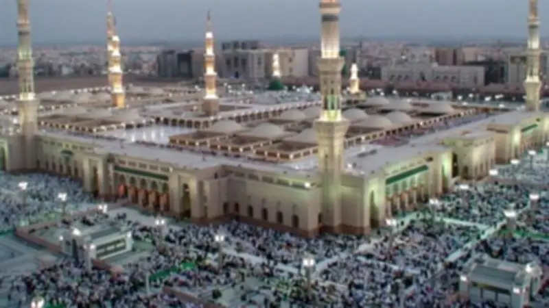 الشيخ صالح المغامسي يؤدي أول صلاة تراويح في الحرم النبوي بعد تعيينه إماماً رسمياً