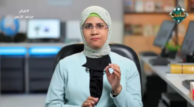 كيف نوازن بين بر الوالدين وحب الزوجة؟ نصائح عملية للتعامل مع هذا التحدي العائلي