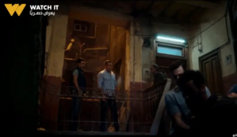 مواجهة مثيرة بين ضابط وأب في رأس الأفعى.. فيديو يثير الجدل