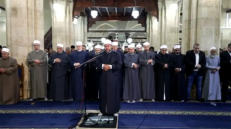 آلاف المصلين يحيون الليلة الرابعة من رمضان في الجامع الأزهر بصلاة التراويح والعشاء