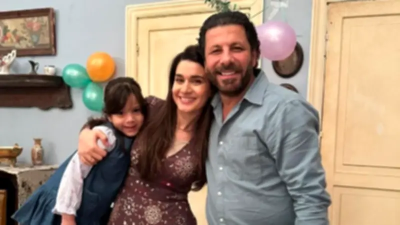 لبنى عزت تشارك كزوجة إياد نصار في مسلسل "أصحاب الأرض" المتصدر للترند