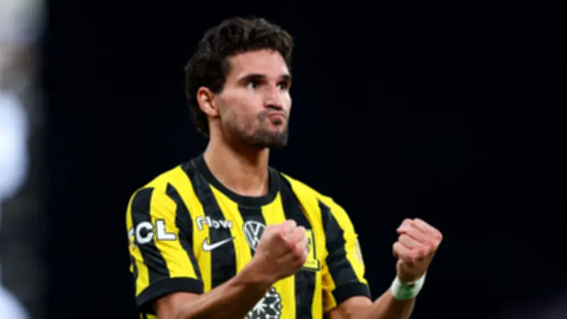 عوار ينتقد التحكيم بعد كلاسيكو الهلال والاتحاد: نعاني من أخطاء متكررة