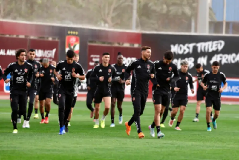 غيابات الأهلي تثير القلق قبل مواجهة سموحة في الدوري المصري
