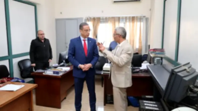 محافظ الجيزة يتفقد إدارات الديوان العام ويؤكد على الانضباط وتسريع العمل في رمضان