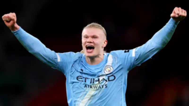 مدافع مانشستر سيتي يثني على هالاند ويؤكد: لا أريده أن يحل مكاني في الدفاع