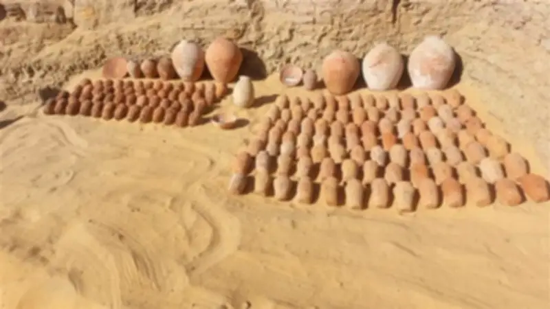 اكتشاف مقابر صخرية تعود للدولة القديمة في منطقة قبة الهواء بأسوان