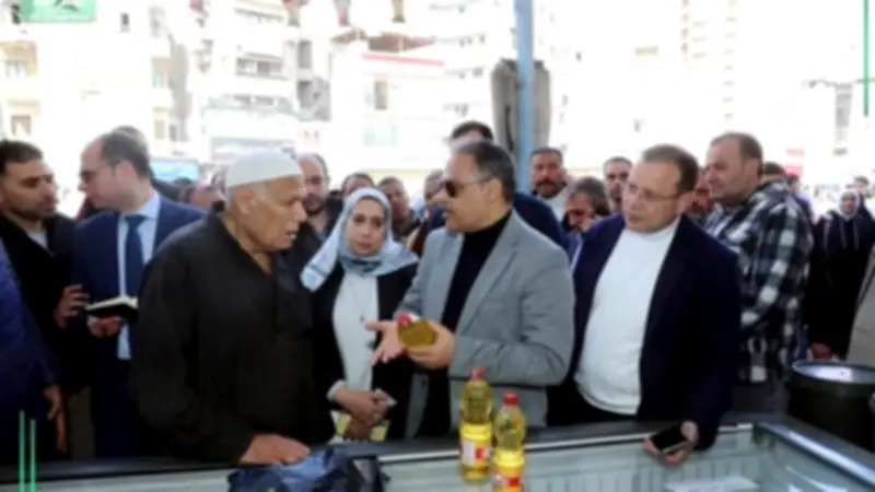 محافظ الشرقية يتفقد معرض 'أهلًا رمضان' ويوجه بتوفير السلع بأسعار مخفضة للمواطنين