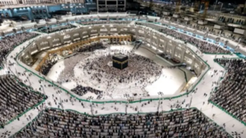 بث مباشر لصلاة المغرب من الحرم المكي في خامس أيام رمضان