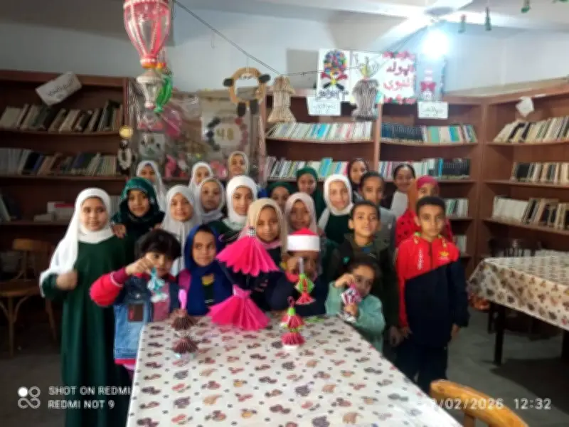 ورشة فنية لصناعة فانوس رمضان في مكتبة قلوصنا بالمنيا