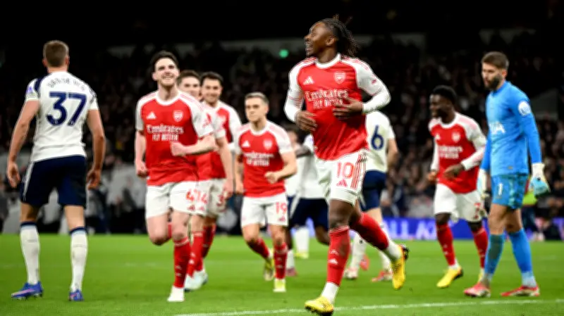 آرسنال يهين توتنهام في الديربي ويحافظ على صدارة الدوري الإنجليزي الممتاز