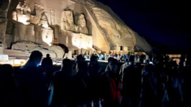 أسوان تشهد تعامد الشمس التاريخي بأبو سمبل وتكثف حملات مكافحة الإشغالات