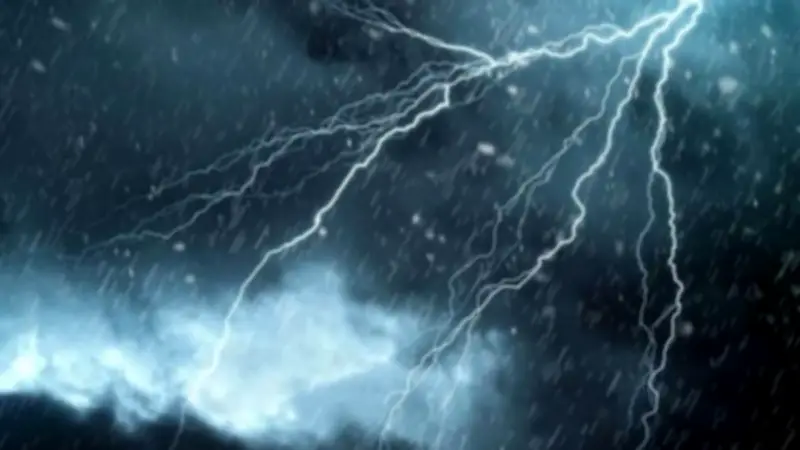 أمطار رعدية ورياح قوية تضرب محافظات مصر مع انخفاض درجات الحرارة