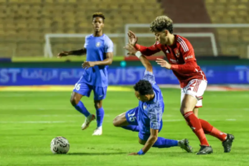 الأهلي يواجه سمومة للقفز على صدارة الدوري الليلة في مباراة مصيرية