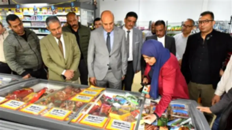 محافظ أسيوط يتفقد معرض 'أهلاً رمضان' ويوجه بتخفيض أسعار السلع الغذائية