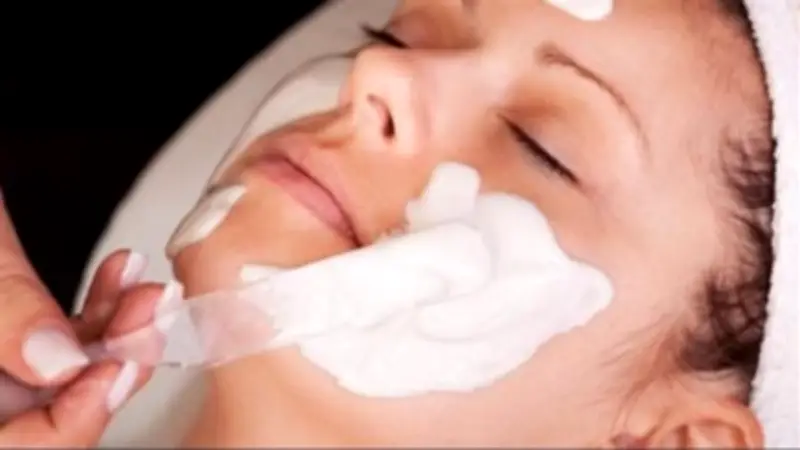 وصفة طبيعية سحرية لاستعادة نضارة البشرة خلال أيام الصيام في رمضان