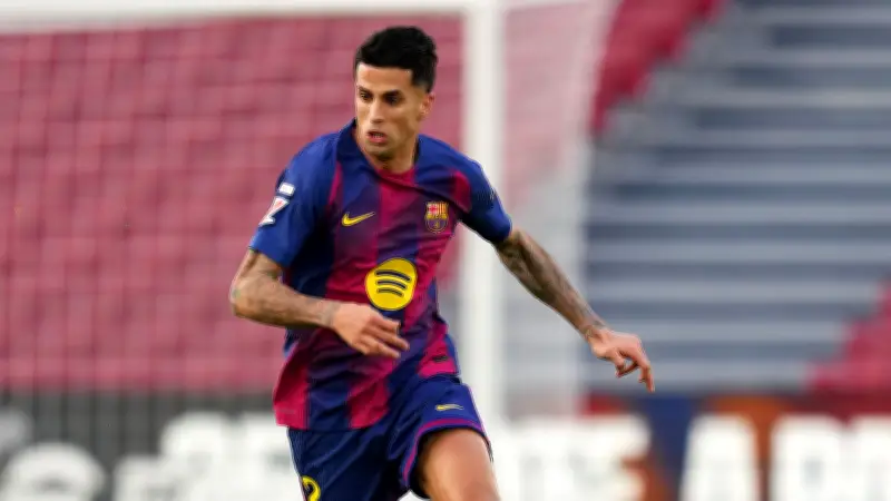 تألق كانسيلو يهدد مكانة بالدي في برشلونة وسط منافسة شرسة على المشاركة