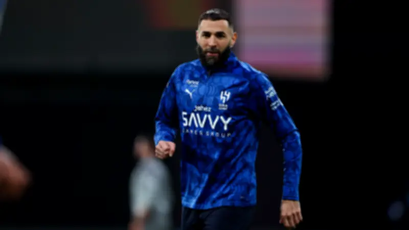 بنزيما يرد على الانتقادات بعد تعادل الهلال: "في النهاية نتحدث"