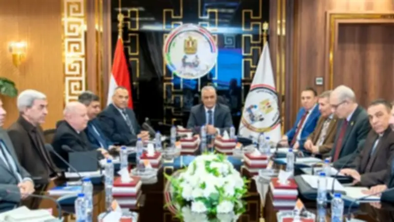 وزير الإنتاج الحربي يتفقد تقدم مشروعات "حياة كريمة" ويؤكد على الالتزام بالجداول الزمنية