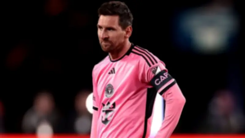 تقارير فرنسية: ليونيل ميسي يتجنب العقوبات في الدوري الأمريكي بعد حادثة الحكام