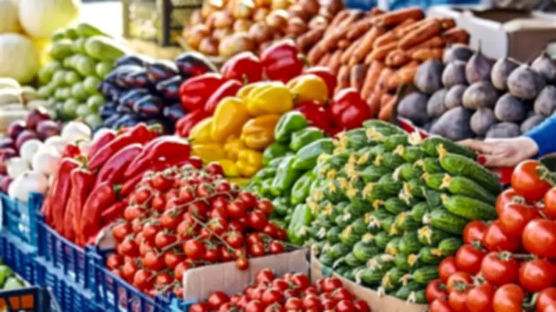 ارتفاع أسعار الخيار والليمون وانخفاض الكوسة والفاصوليا في سوق العبور اليوم
