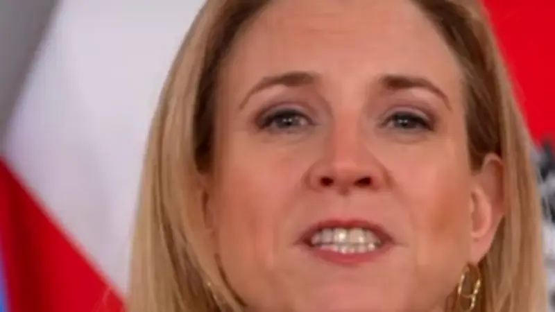 وزيرة خارجية النمسا: محادثات السلام بين روسيا وأوكرانيا فرصة تاريخية لتحقيق سلام دائم