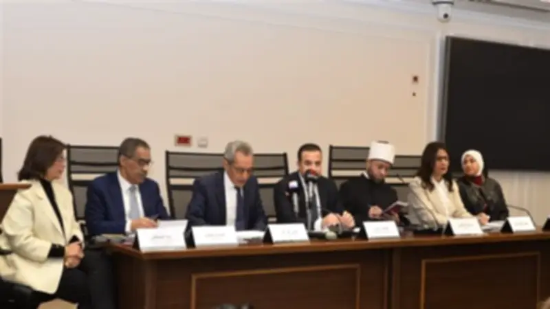 وزيرة الثقافة تؤكد ضرورة بدائل جاذبة لحماية الأطفال من مخاطر السوشيال ميديا