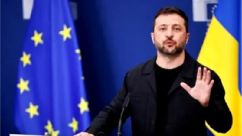 زيلينسكي يطالب بتحديد موعد واضح لانضمام أوكرانيا للاتحاد الأوروبي في ذكرى الحرب