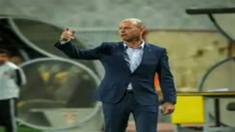 غضب داخل النادي الأهلي من أداء توروب.. هل يخسر الفريق الدوري والأفريقي؟